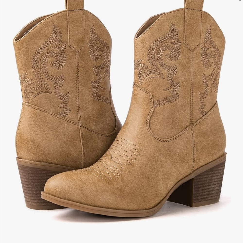 Global Win Tan Heeled Western Cowboy Boots